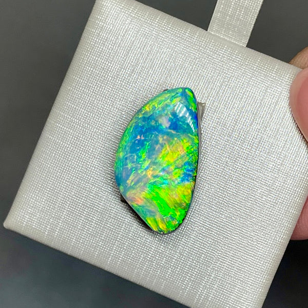 9.91ct boulder opal 20.3x11.6x5.7MM