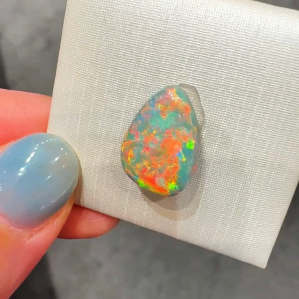 5.15ct black opal 14.7x10.5x5.7MM