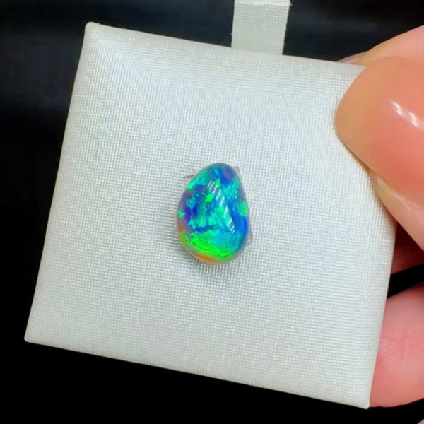 2.51ct black opal 10.2x7.4x5.3MM