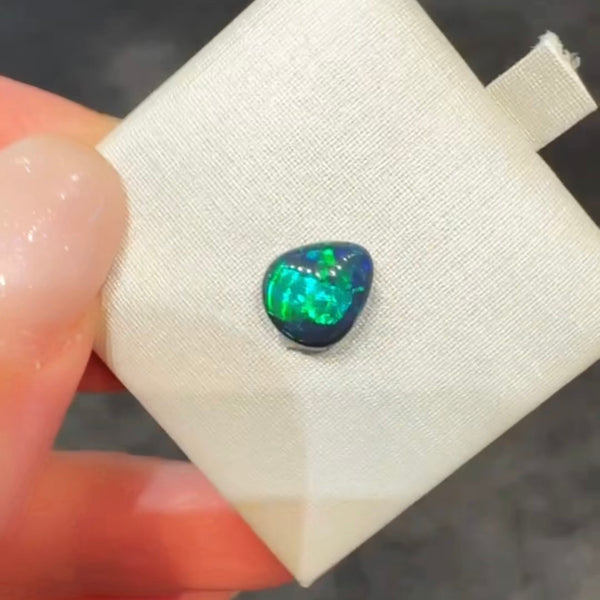 1.29ct black opal 8.9x7.8x3.2MM