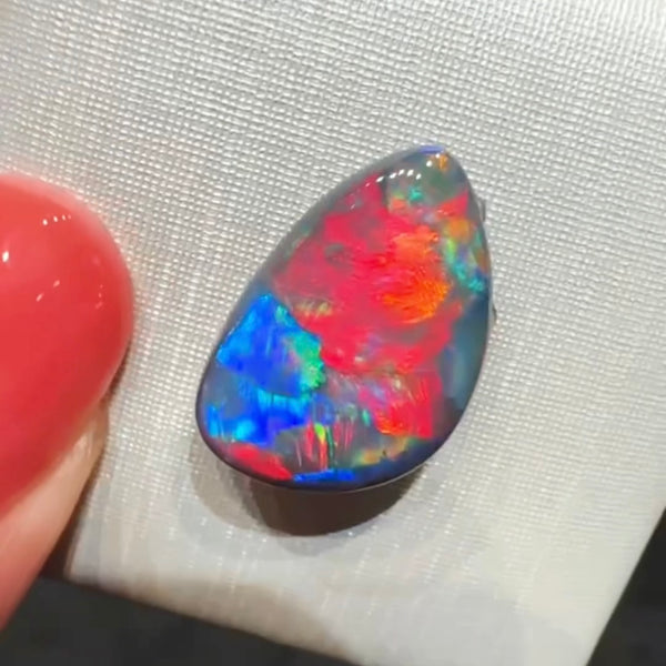 4.77ct black opal 15.9x10.8x4.9MM